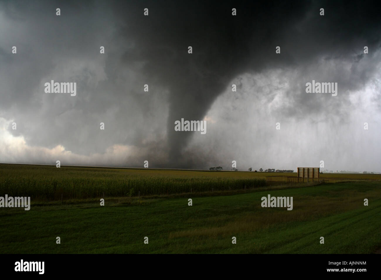 Tornado damage hi-res stock photography and images - Alamy