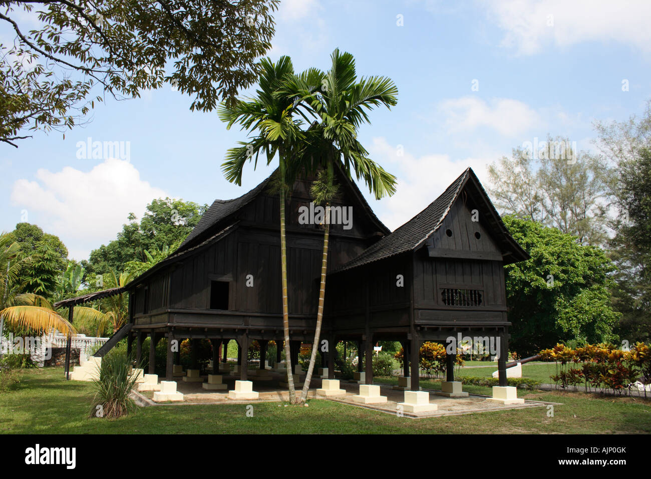 Rumah minangkabau negeri sembilan