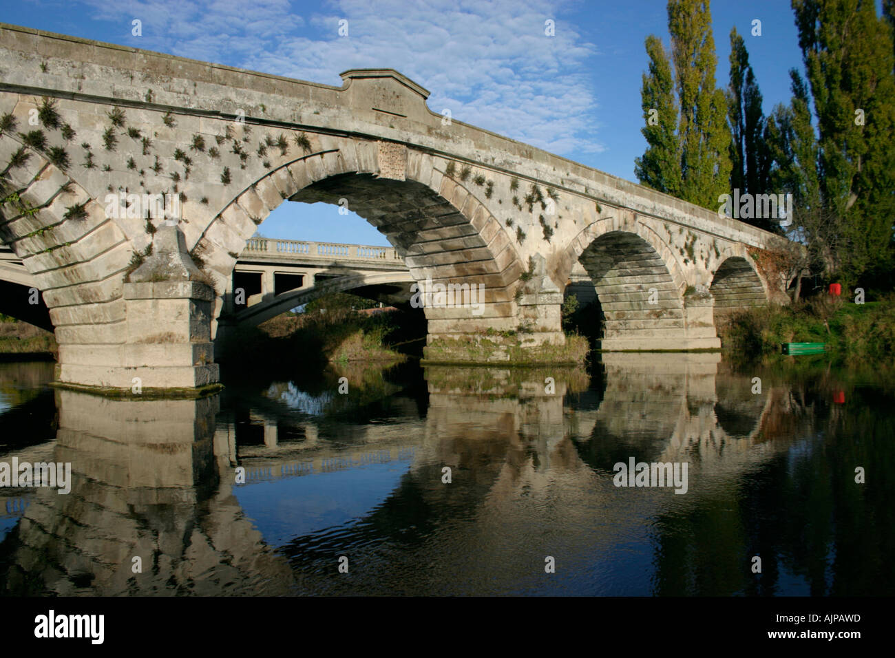 Highway bridge traffic loading hi-res stock photography and images - Alamy