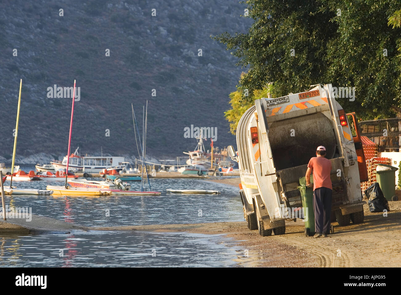 Rear loading garbage truck hi-res stock photography and images - Alamy