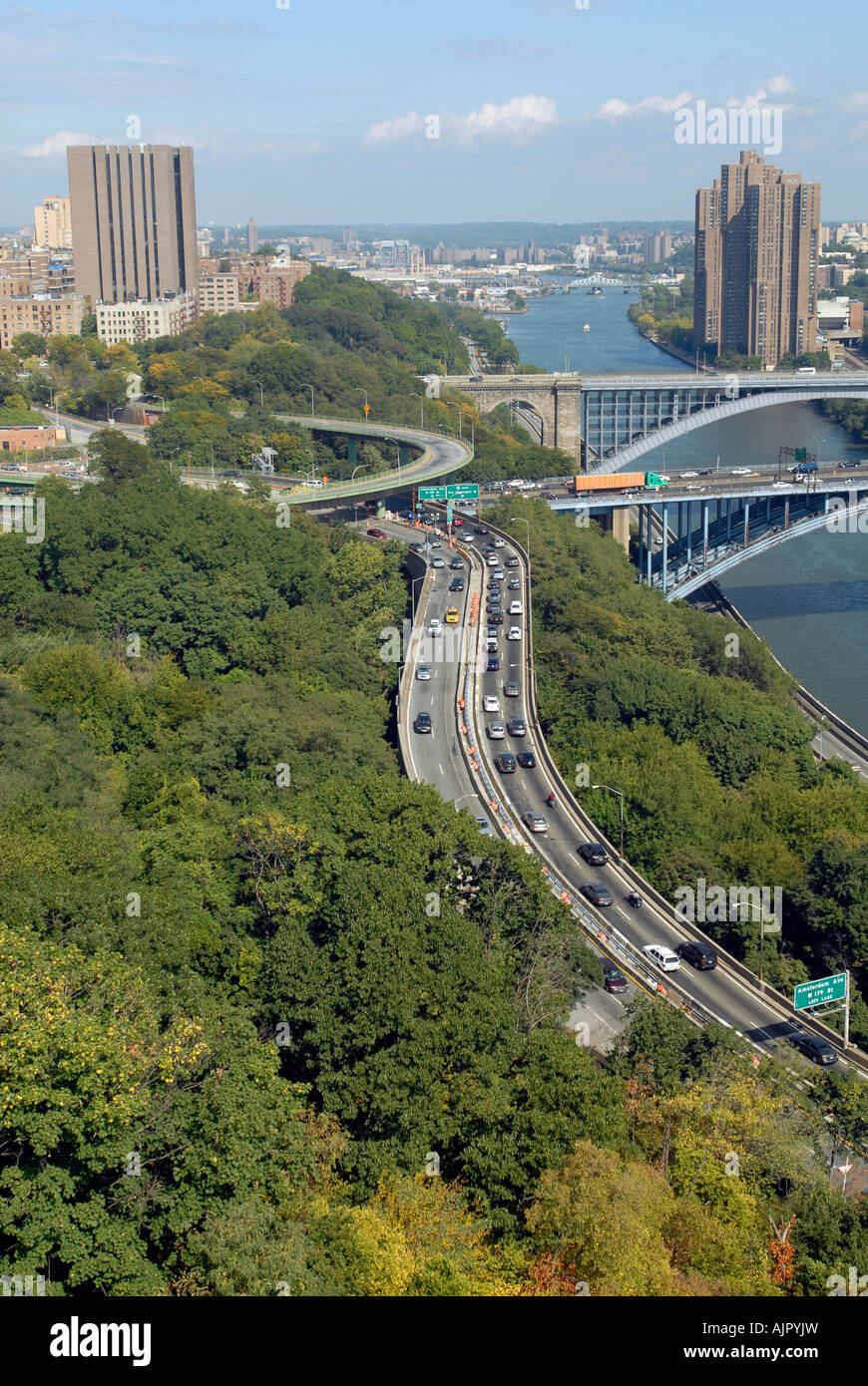 Traffic approaches the Washington Bridge Stock Photo Alamy