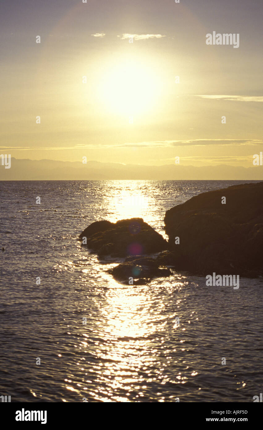Sun shining on water hi-res stock photography and images - Alamy