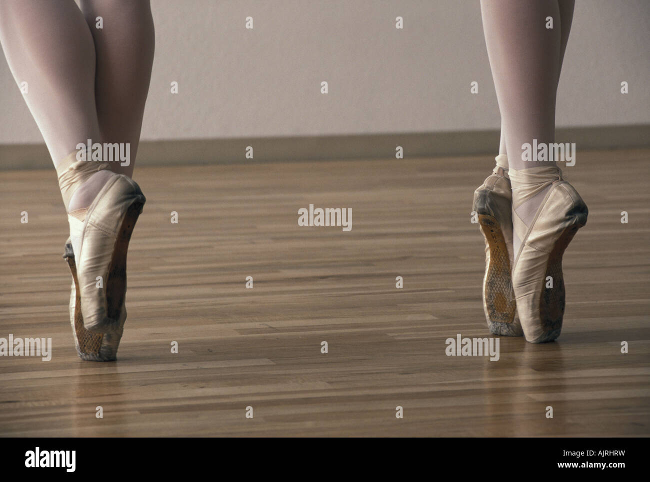 Standing On Tiptoes Stock Photos & Standing On Tiptoes Stock Images Alamy