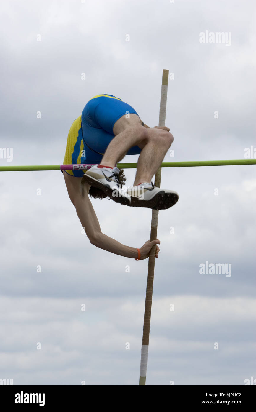 Pole vault crossbar hires stock photography and images Alamy