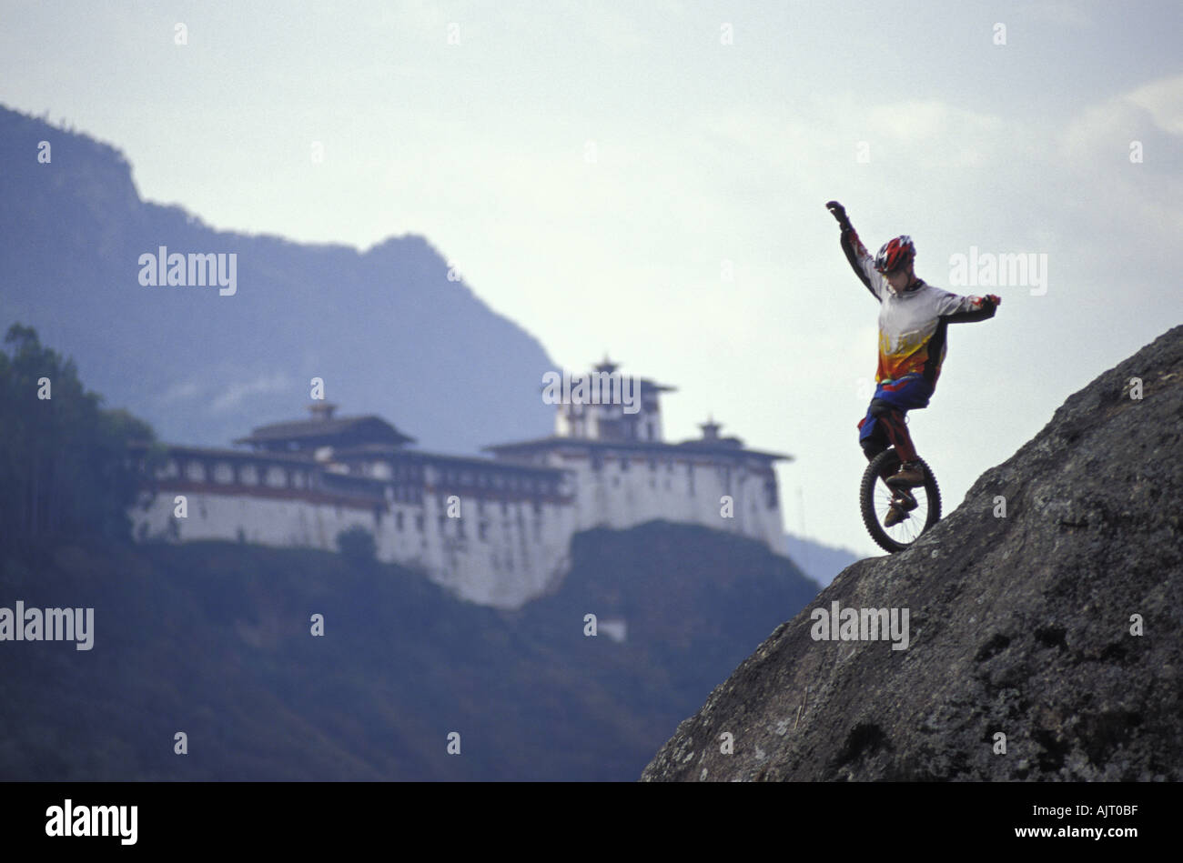 Balanced balancing cyclist hires stock photography and images Alamy