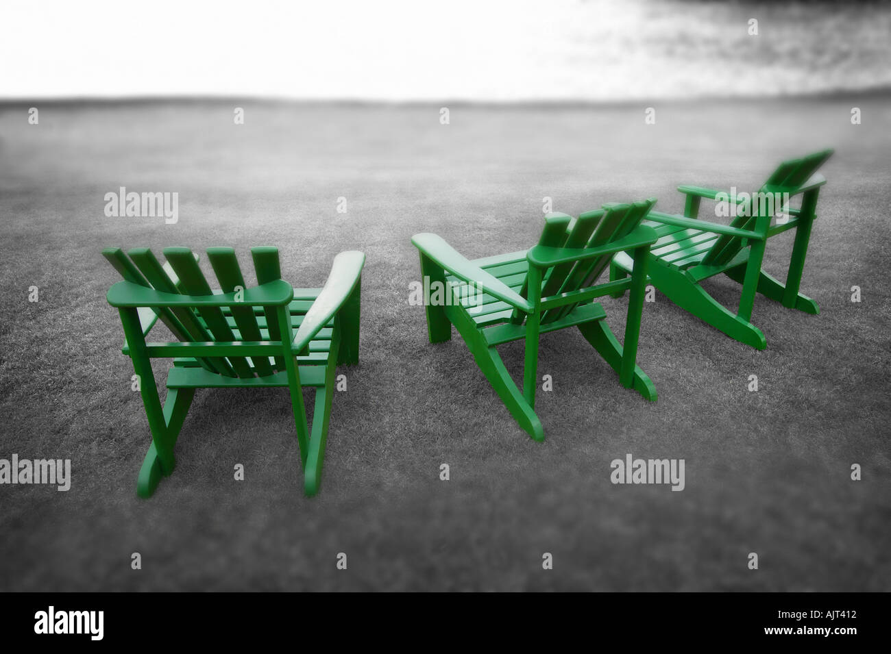 Black white lounge chairs hi-res stock photography and images - Alamy