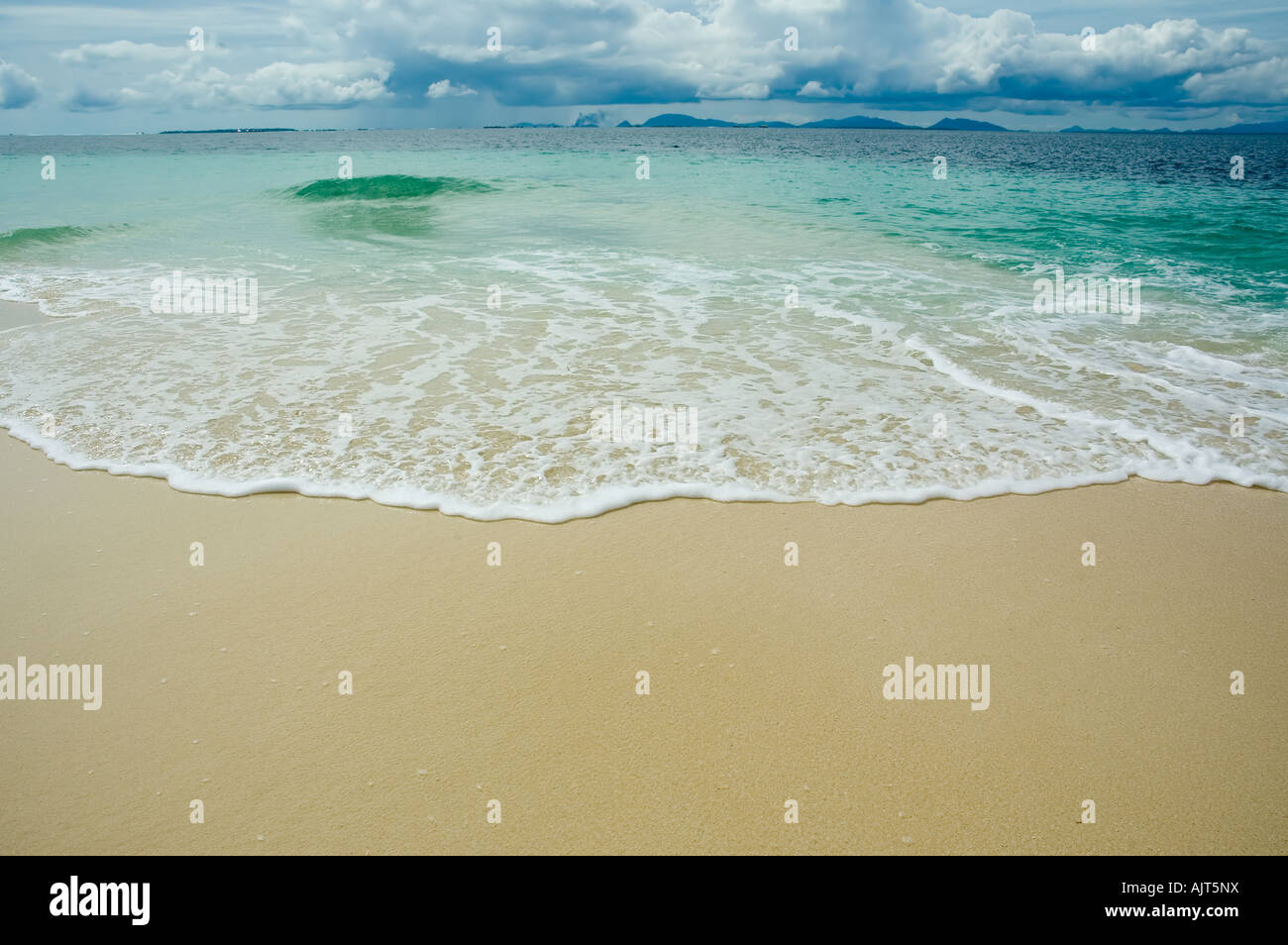Ocean landscape tropical beach hi-res stock photography and images - Alamy