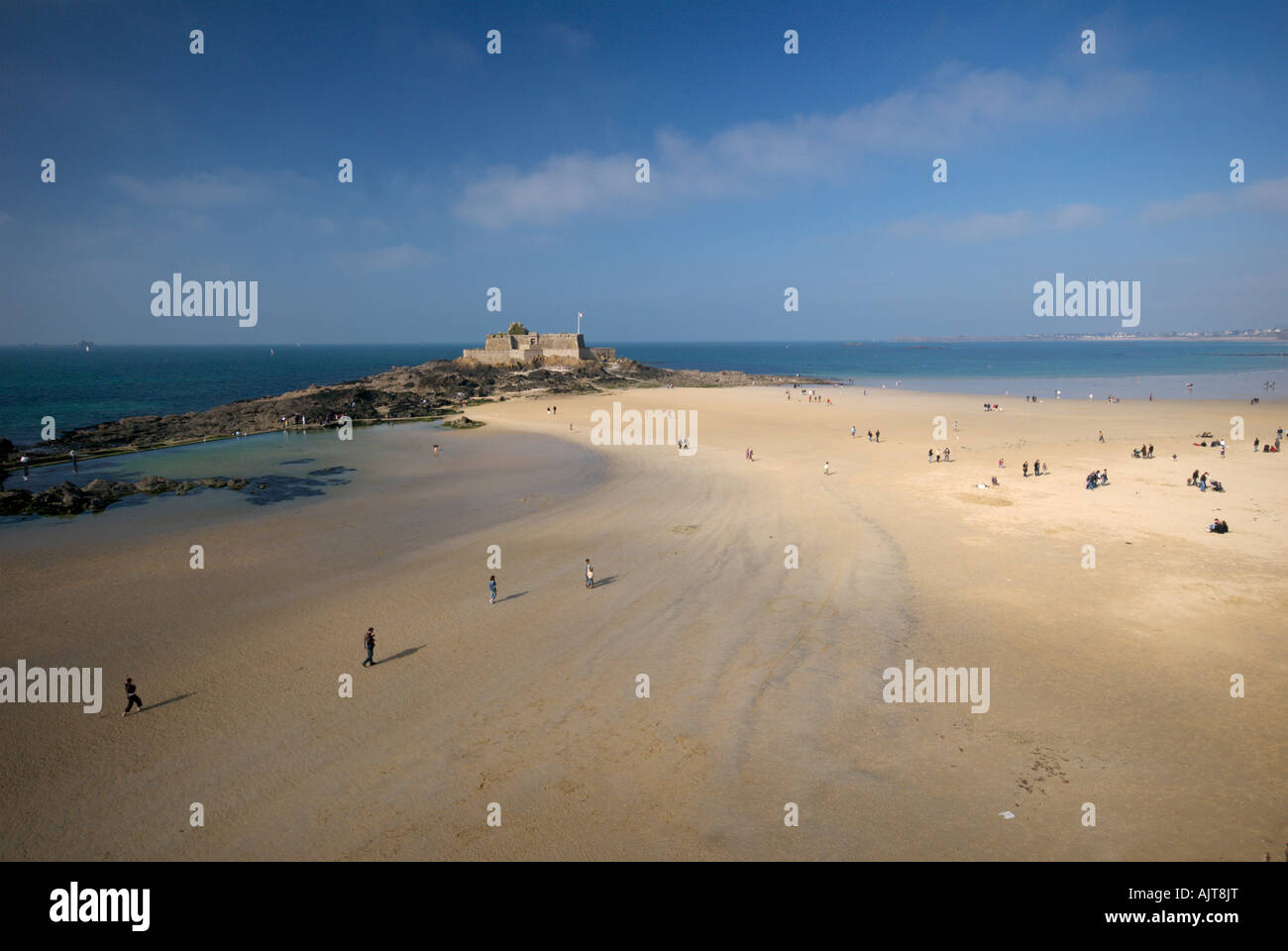 the beach at Saint Malo Stock Photo Alamy