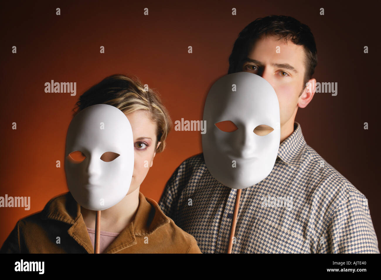 Где будут снимать маску. Человек в маске. Социальные маски. Роли маски.