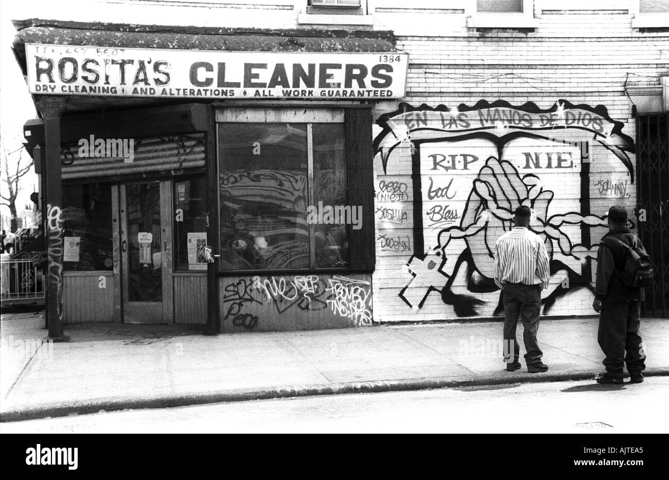 Bedford stuyvesant store hires stock photography and images Alamy