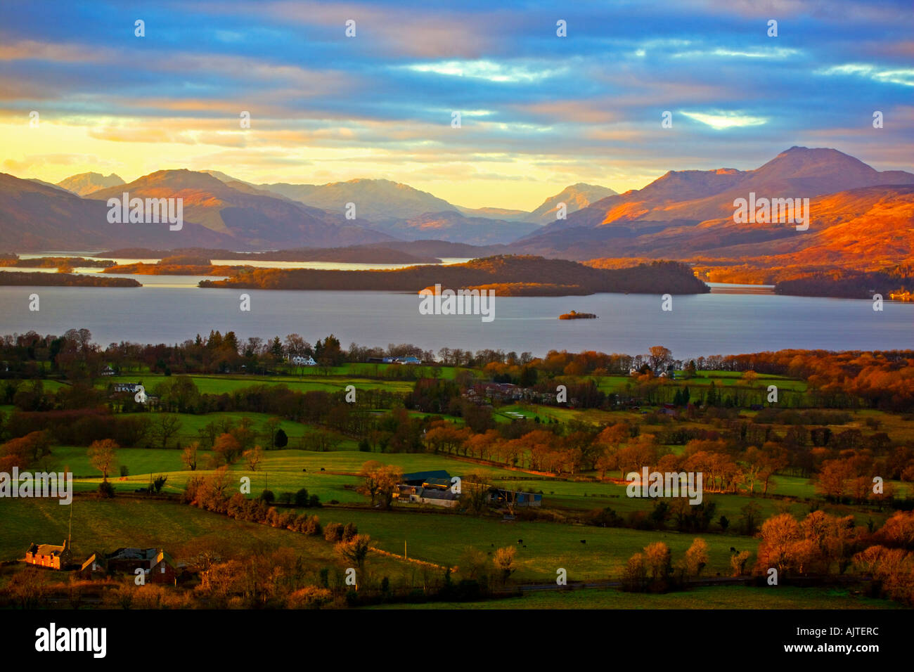 EVENING VIEW OVER LOCH LOMOND FROM DRUMGOYNE HILL Stock Photo