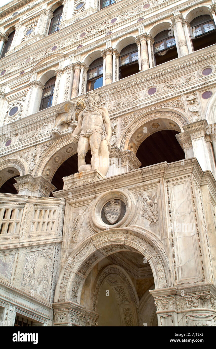 Detail from the palace of the Doges Stock Photo - Alamy