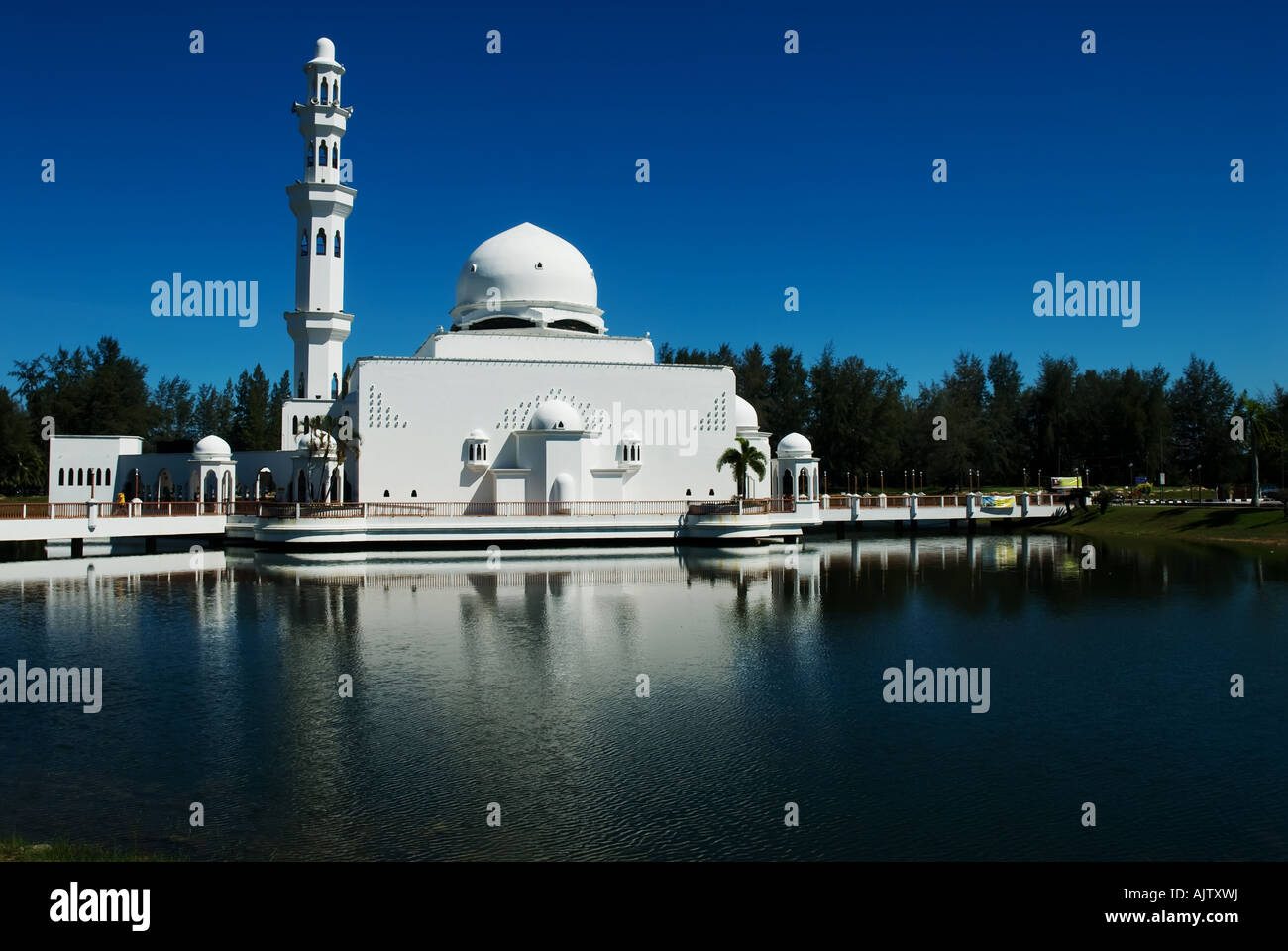 Masjid terapung terengganu