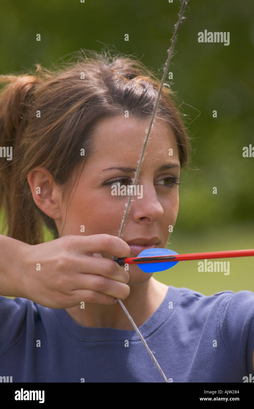 Woman bow arrow hi-res stock photography and images - Alamy