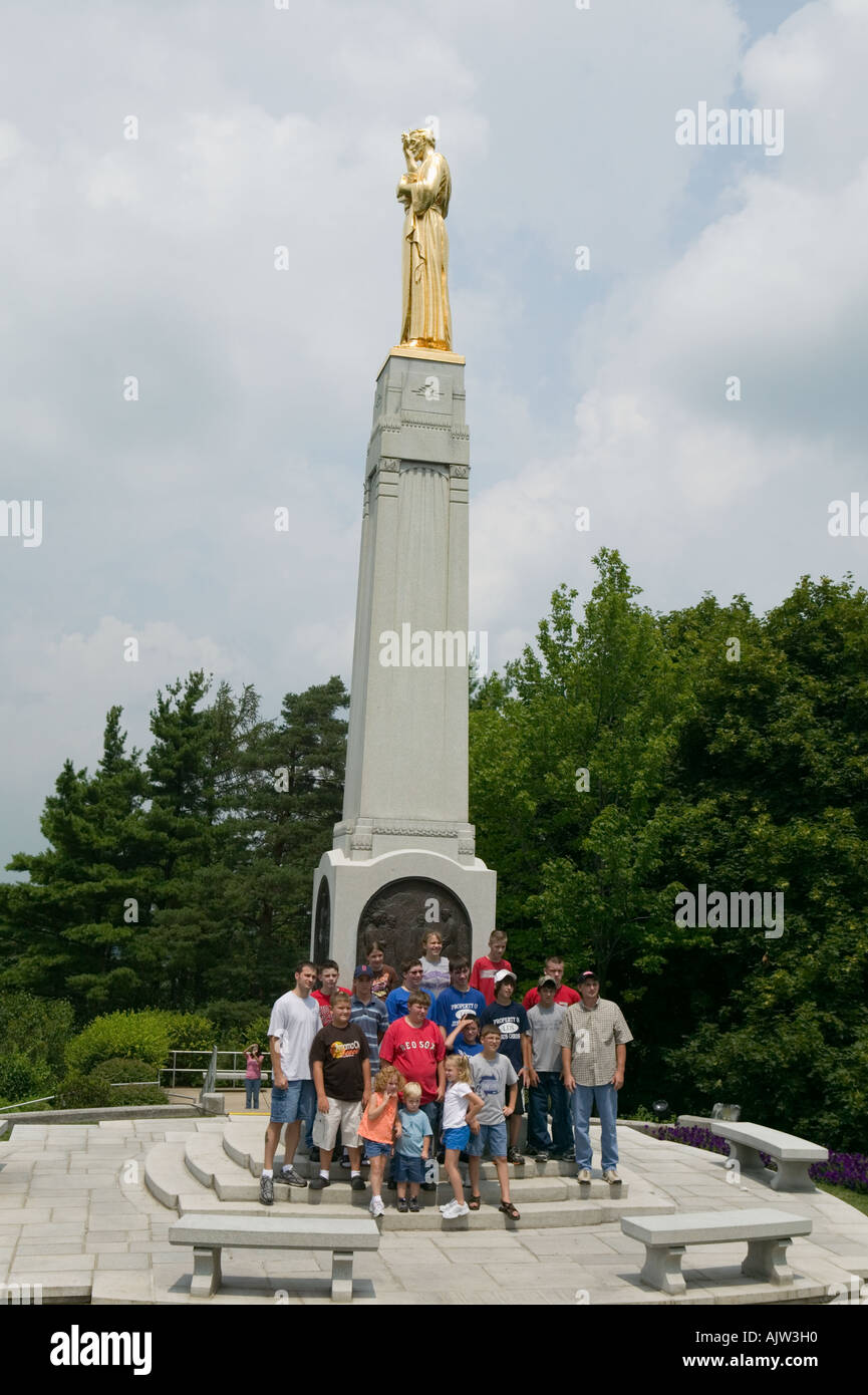 Mormon tourists flock to statue of Angel Moroni on Hill Cumorah Palmyra