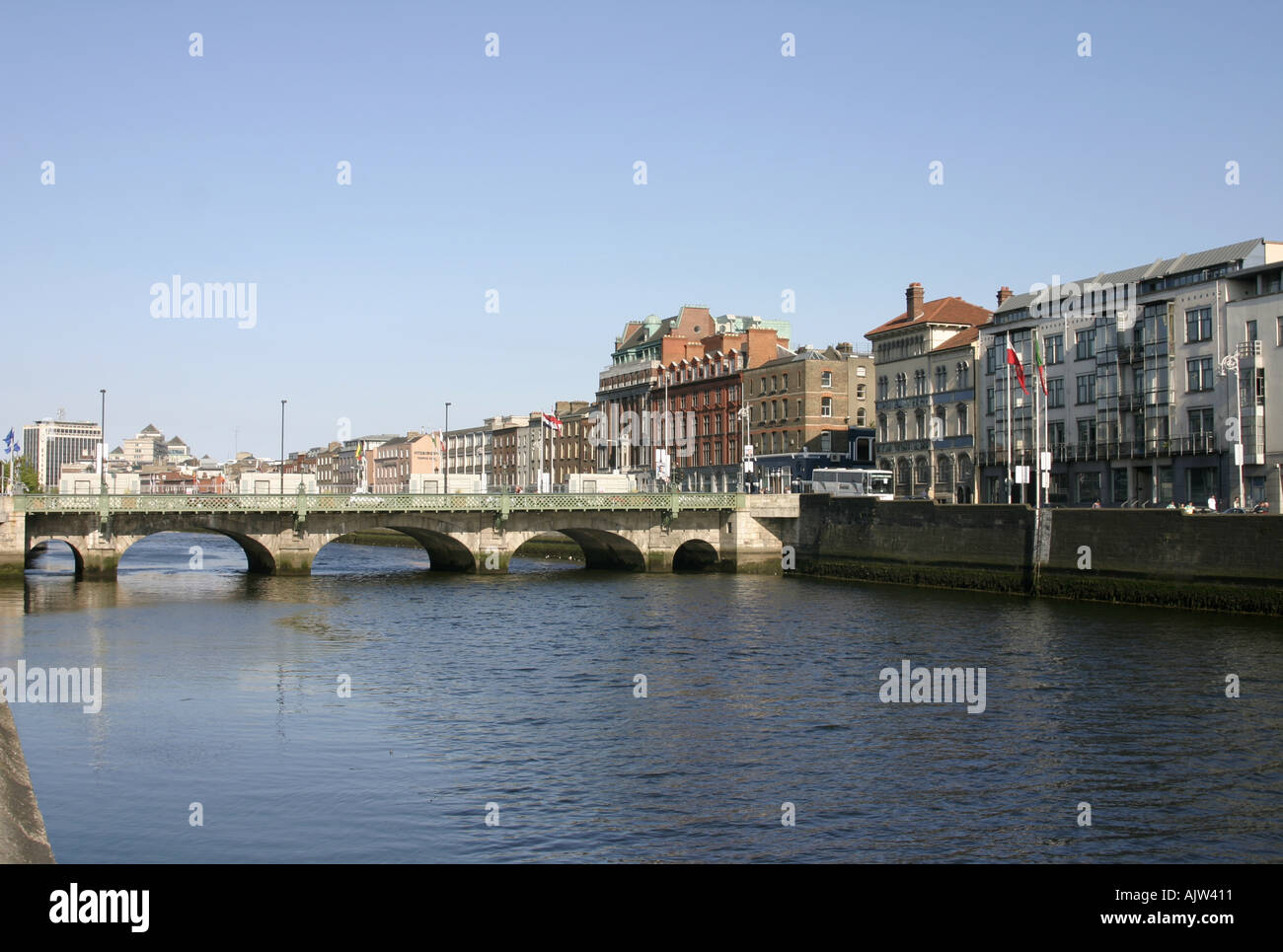Bridge river dublin ireland hi-res stock photography and images - Alamy
