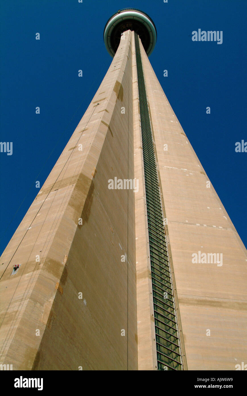 Toronto cn tower from below hi-res stock photography and images - Alamy