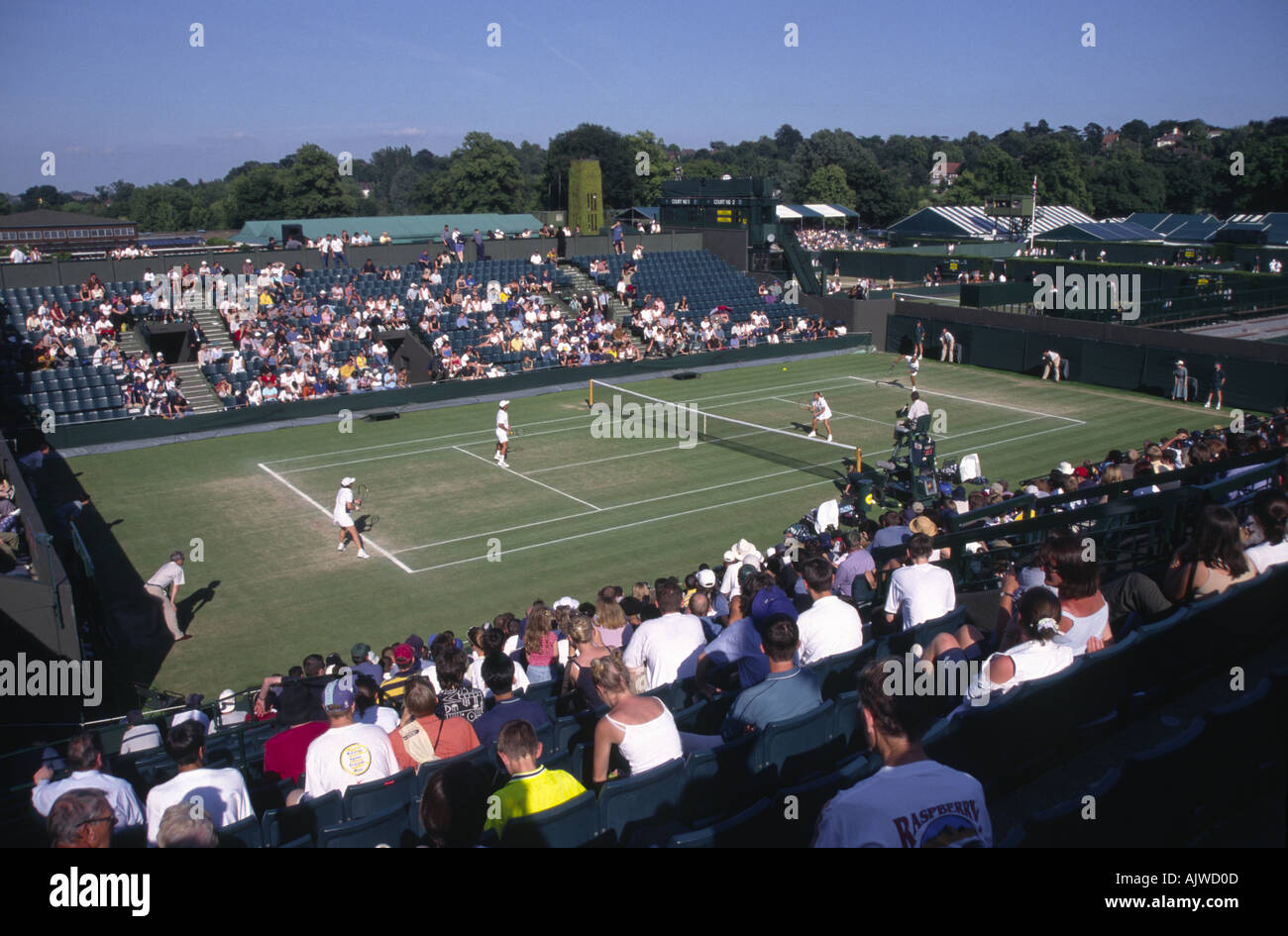 Wimbledon tennis match hi-res stock photography and images - Alamy