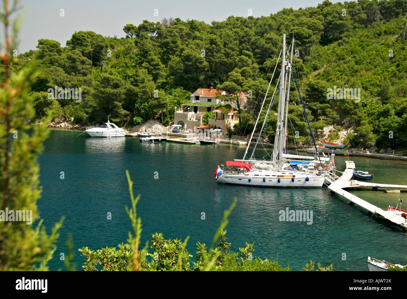 HRV Kroatien Dubrovnik, Motor und Segelyachten in der Bucht von Kobas | Croatia, Motor and sailing yachts in the bay of Kobas Stock Photo