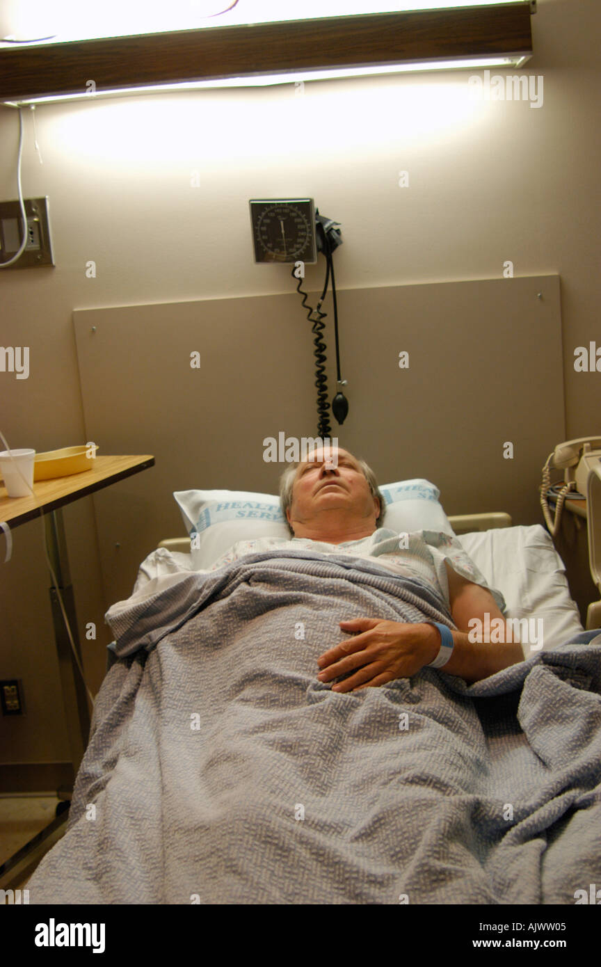 Cardiac patient in hospital bed Stock Photo Alamy