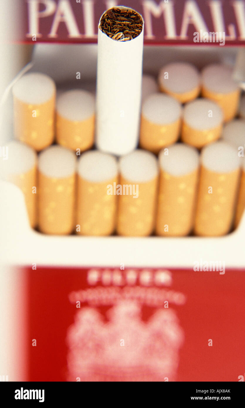 packet of cigarettes Stock Photo Alamy