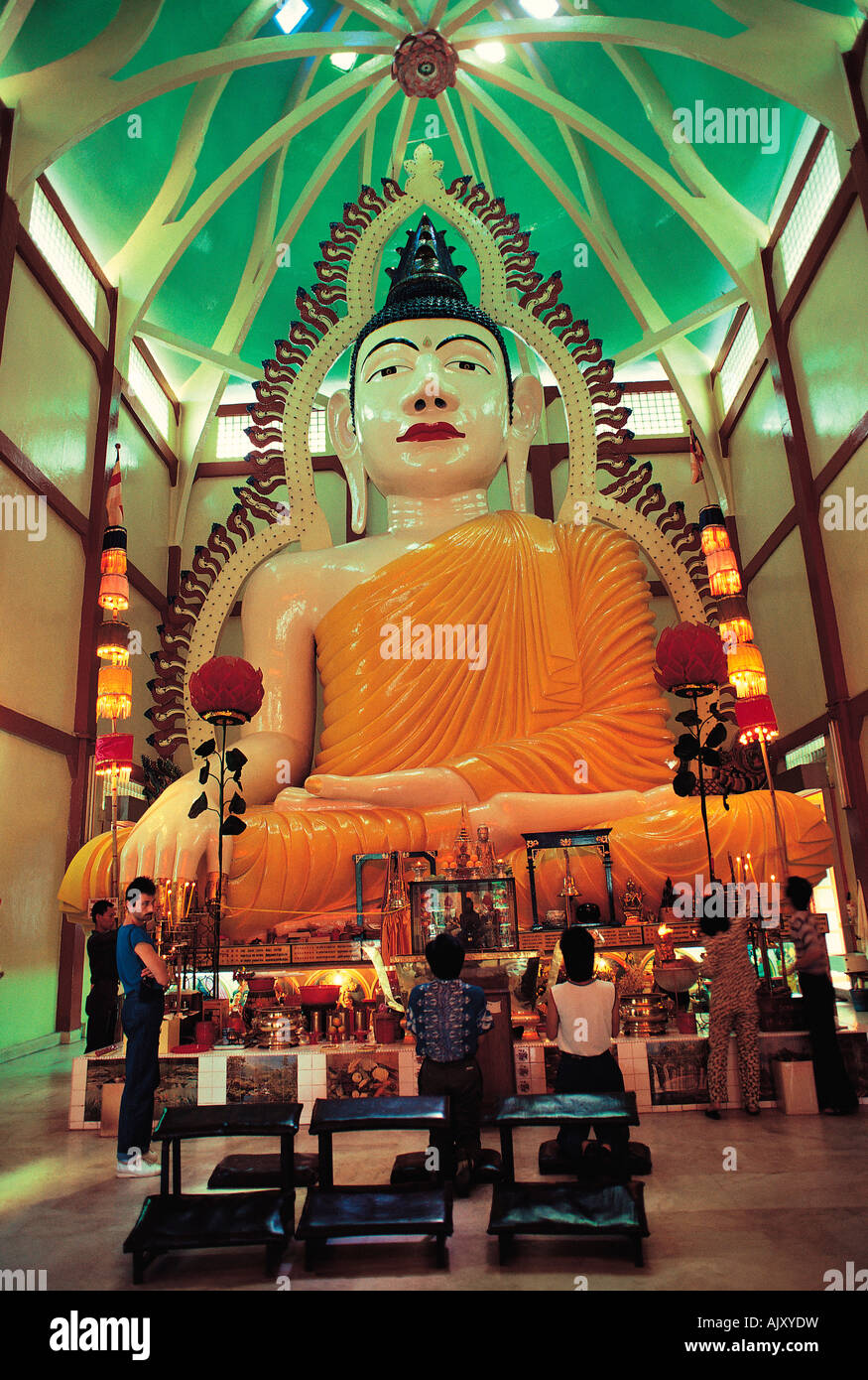 Singapore iconic temple hi-res stock photography and images - Alamy