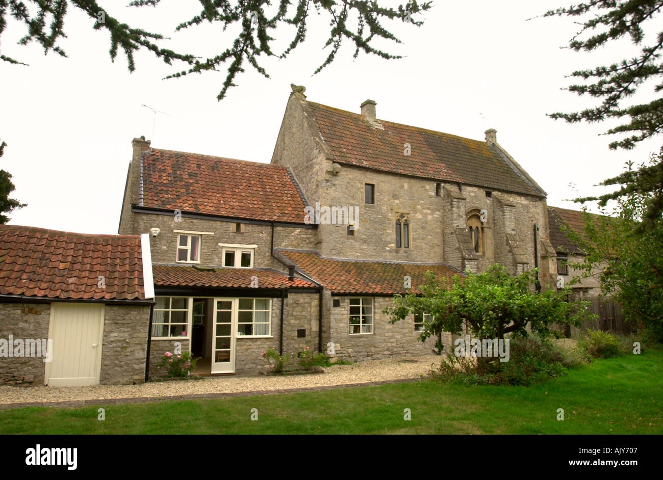 SALTFORD MANOR NEAR BATH UK WHICH HAS WON THE COUNTRY LIFE OLDEST INHABITED HOUSE IN ENGLAND COMPETITION AUG 2003 Stock Photo