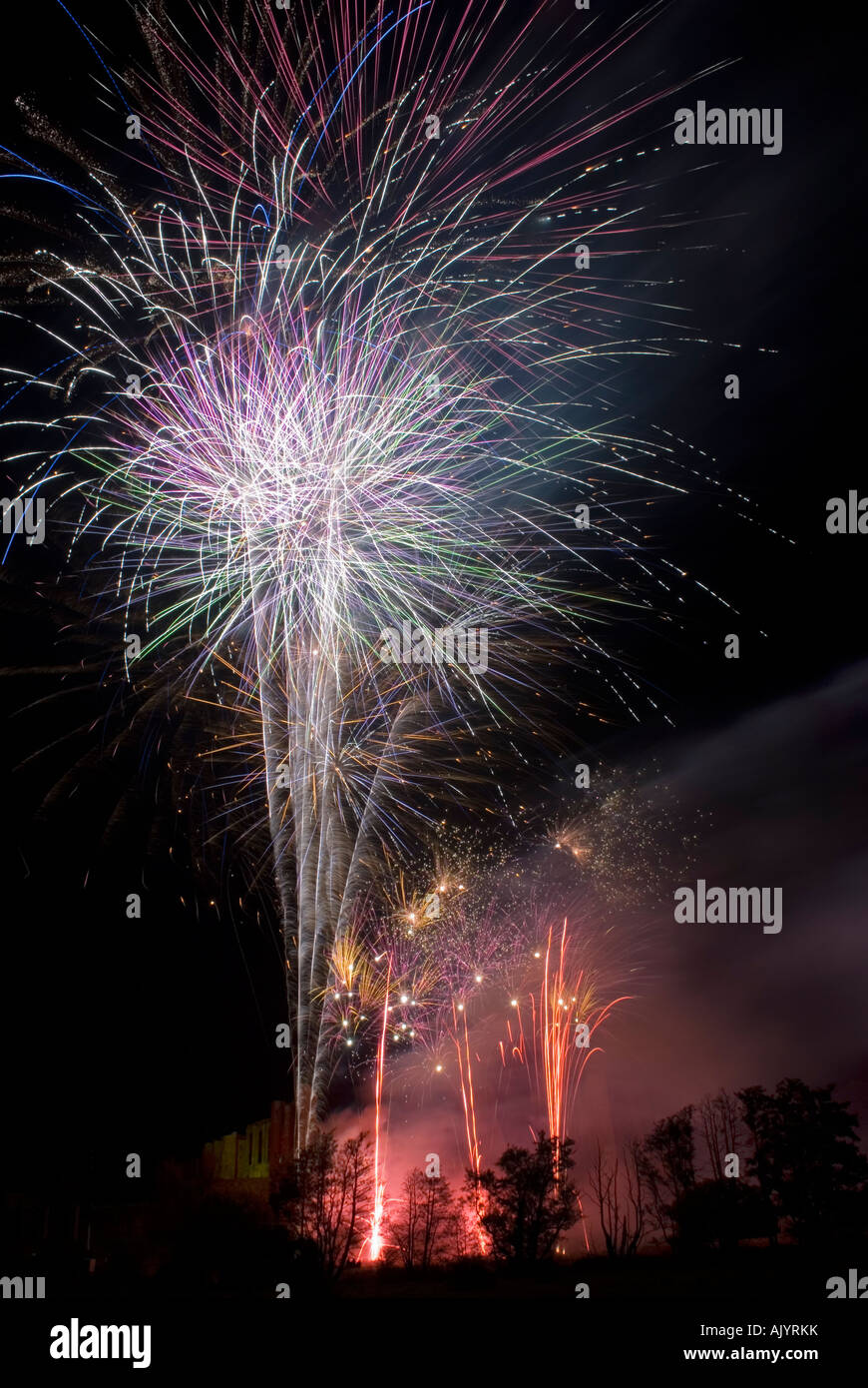 Kenilworth castle fireworks hires stock photography and images Alamy