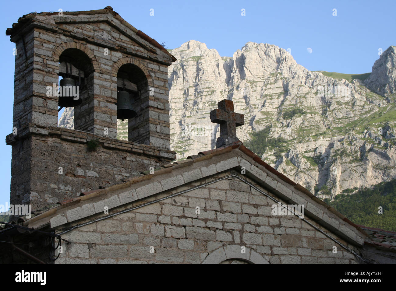 Village church and Monte Bove Nord, Casali, Le Marche, Sibillini National Park, Italy Stock Photo