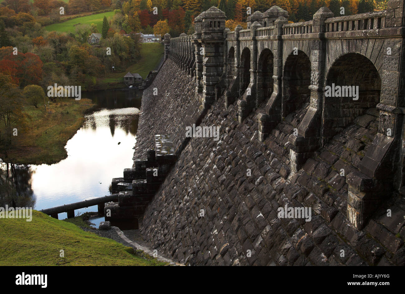 The Dam, Lake Vyrnwy Stock Photo Alamy