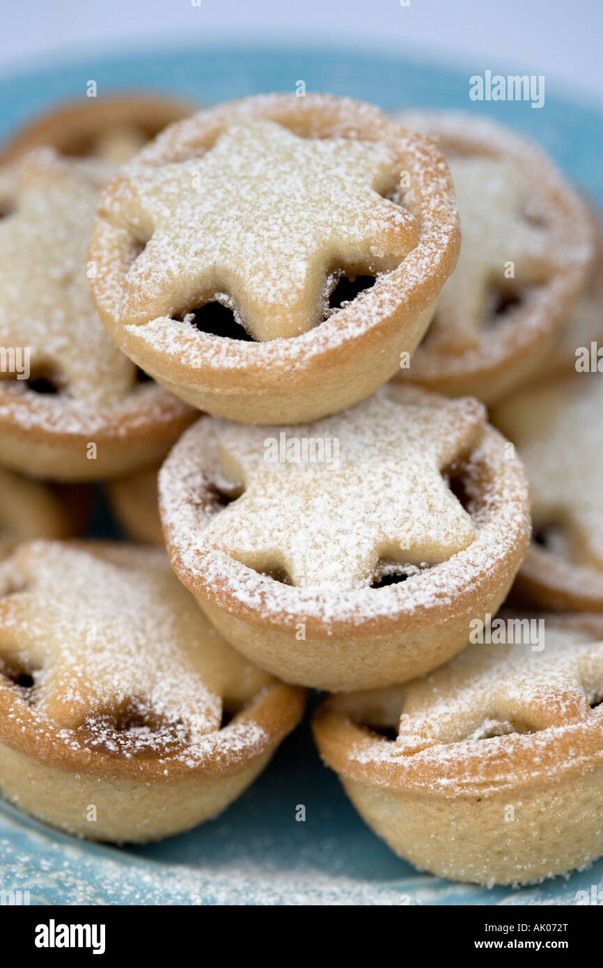 Lots of mince pies hi-res stock photography and images - Alamy