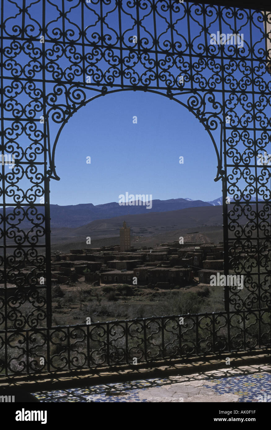 Wrought iron archway hi-res stock photography and images - Alamy