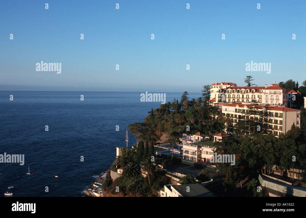 Portugal Madeira Funchal Madeira Funchal Blick auf Reid s Hotel und Meer im Morgenlicht Stock Photo