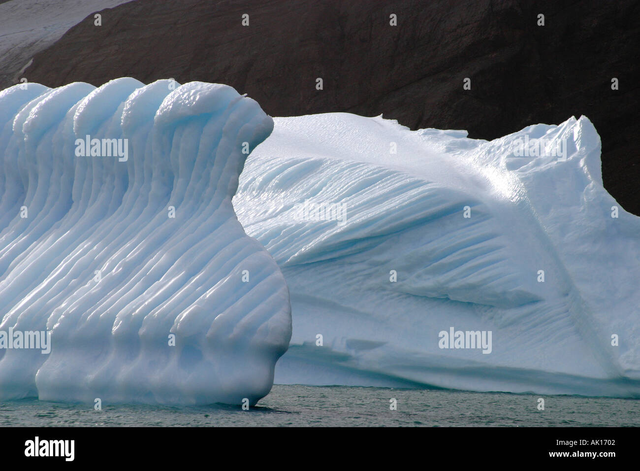 Floating ice in freezing black hi-res stock photography and images - Alamy