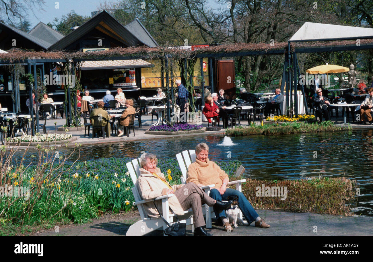 Cafe / Park 'Planten un Blomen' / Cafeteria Stock Photo - Alamy