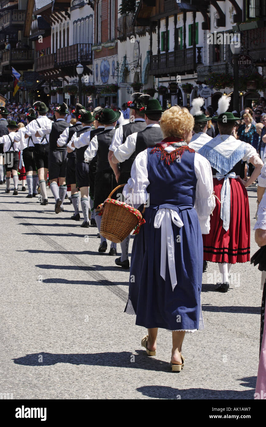 Festival Grand Parade, Leavenworth Washington USA Stock Photo Alamy