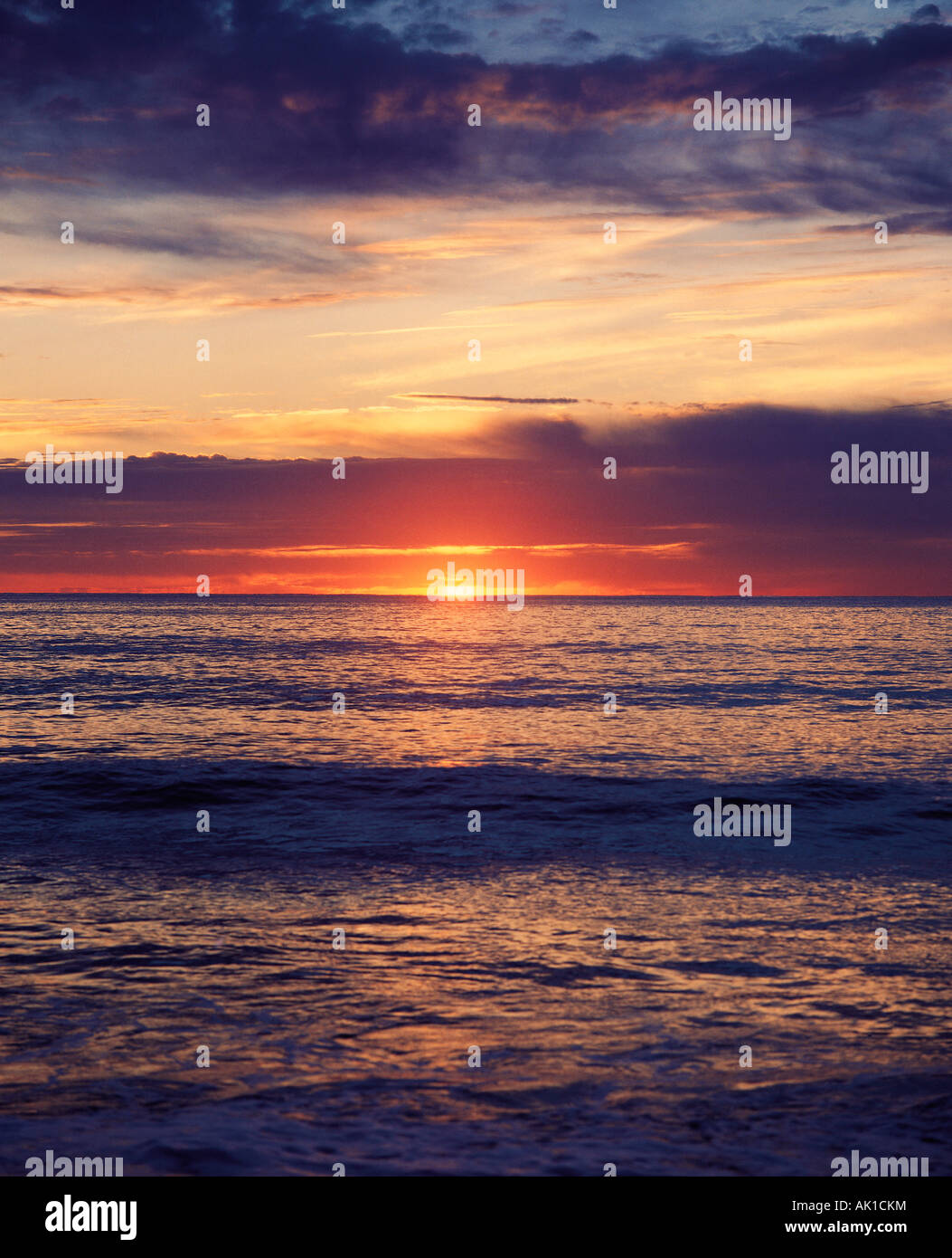 Wave ocean sunrise hi-res stock photography and images - Alamy