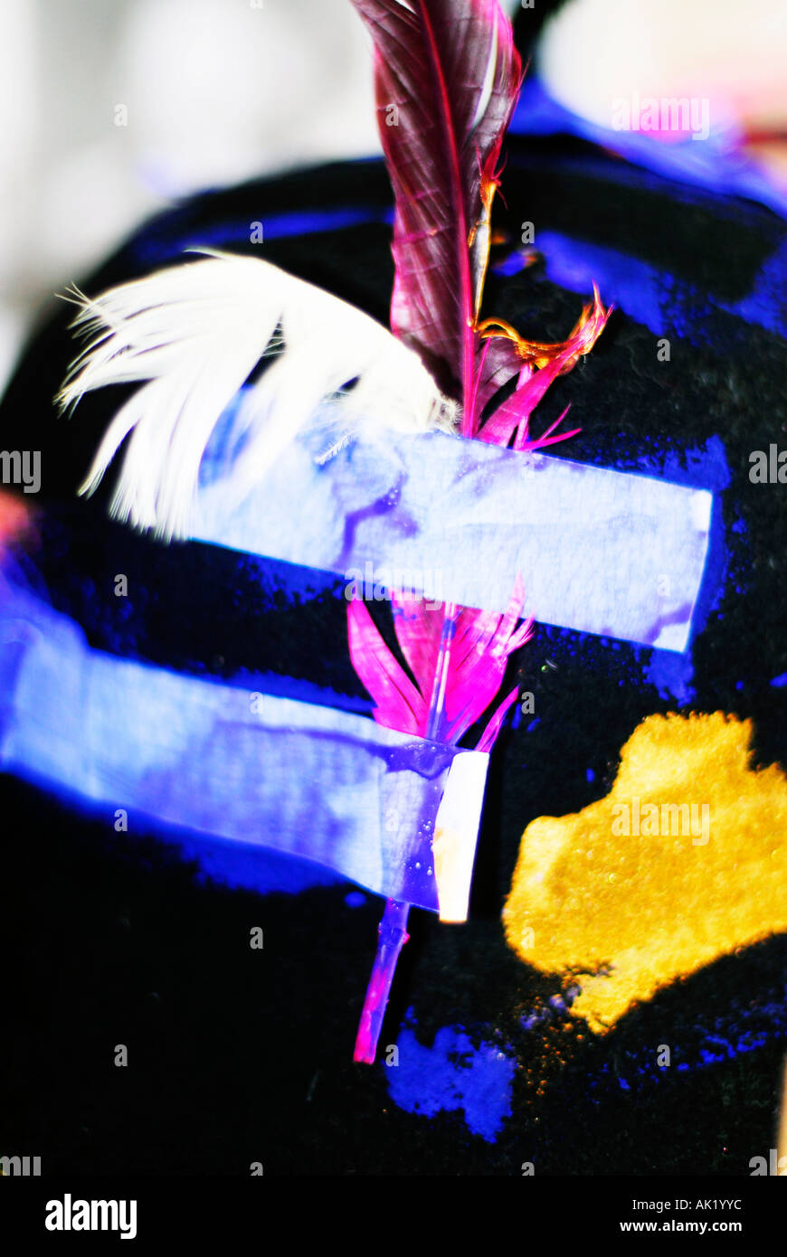 Feather in felt hat Stock Photo Alamy