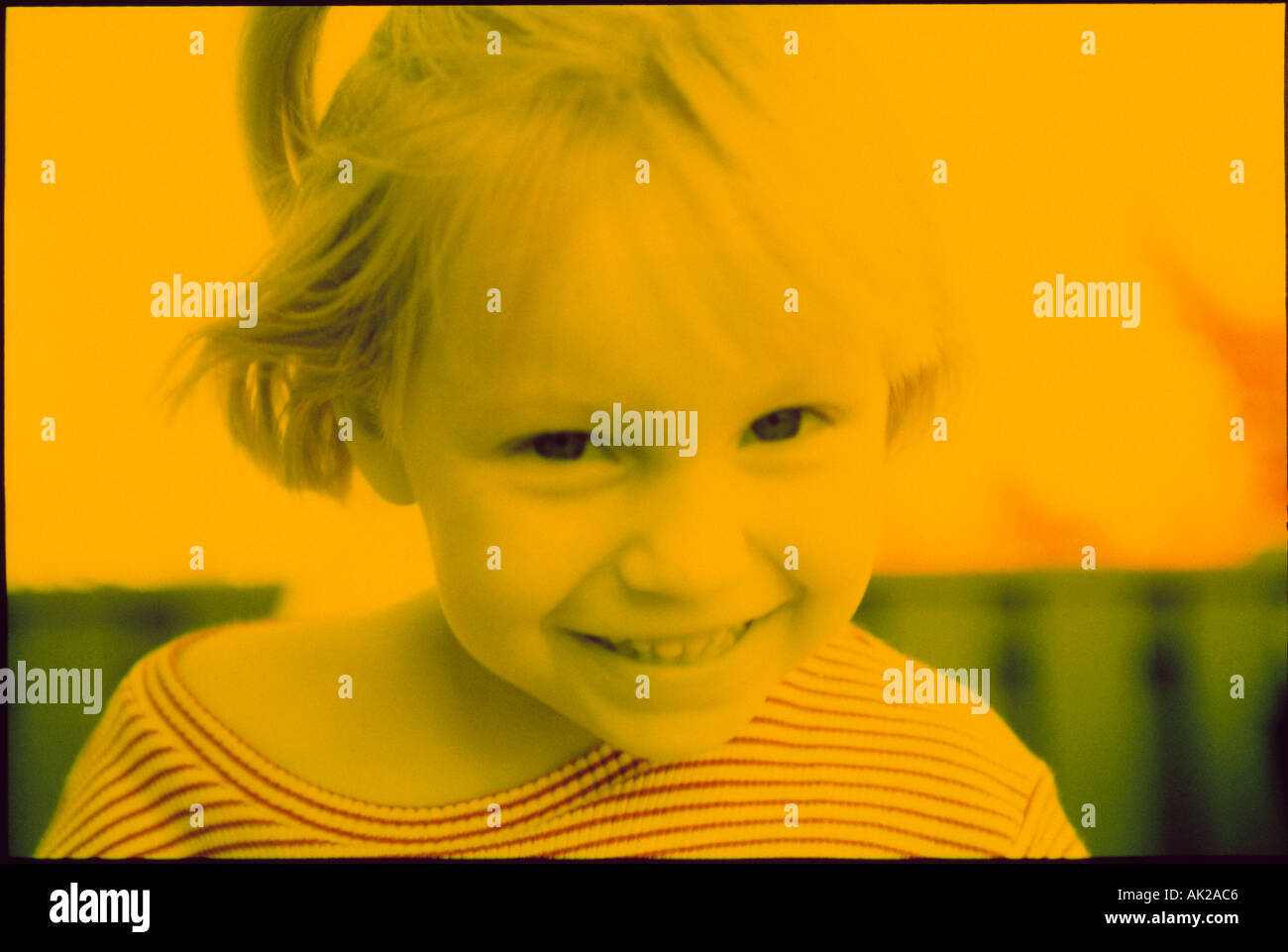 Smiling cute kid hi-res stock photography and images - Alamy