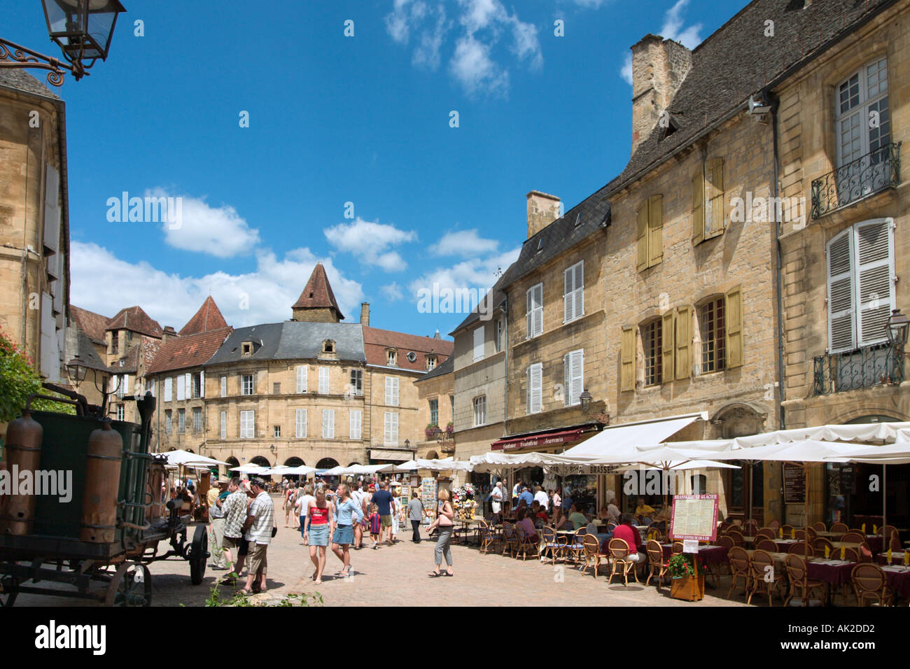 Place de la Liberte in the centre of the Old Town, Sarlat, Perigord Noir, Dordogne, France Stock Photo