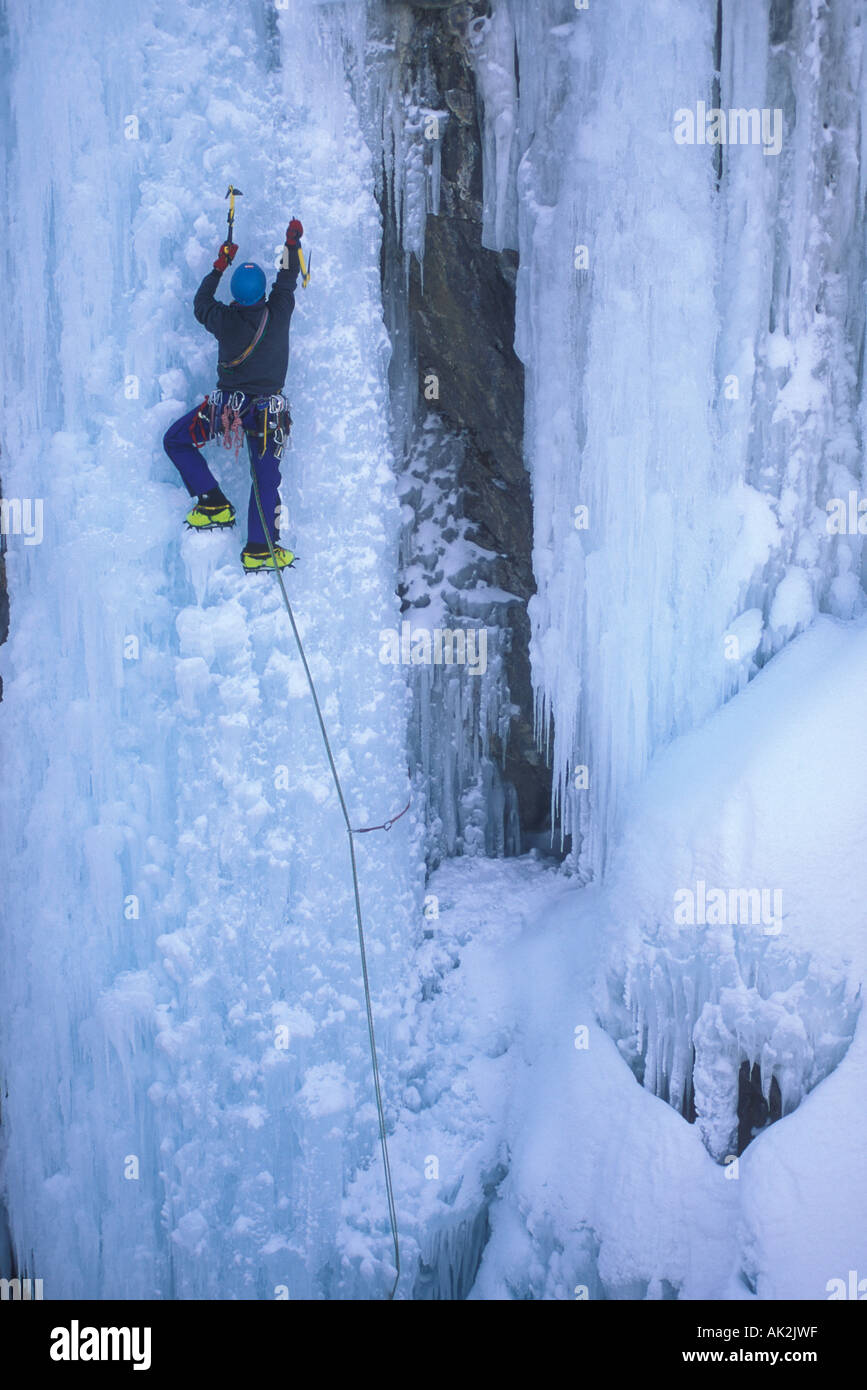 Ice axes tools hi-res stock photography and images - Alamy