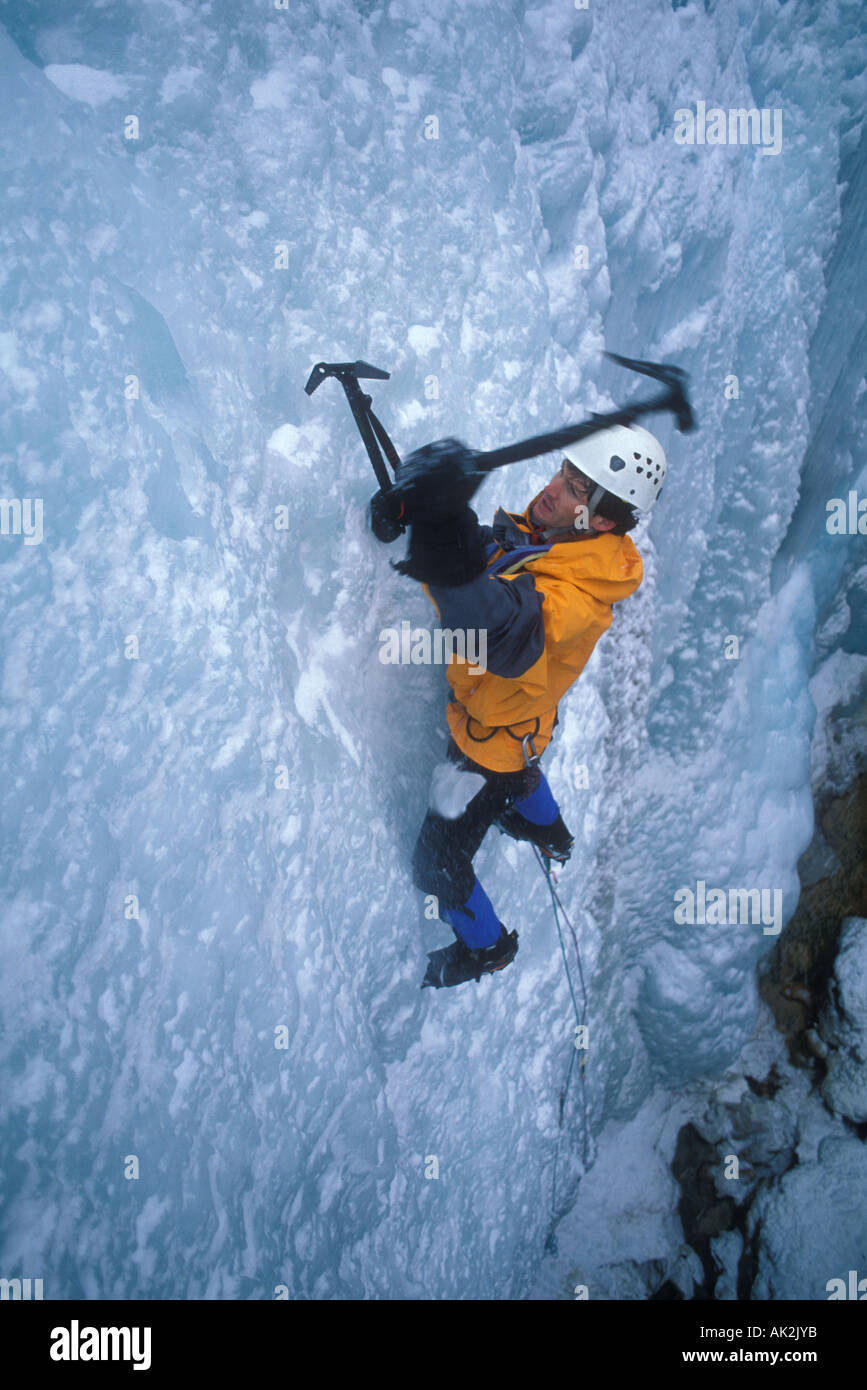Ice axes tools hi-res stock photography and images - Alamy