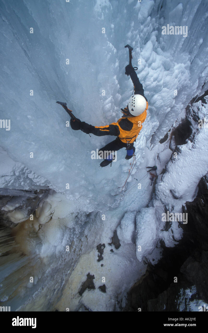 Ice axes tools hi-res stock photography and images - Alamy