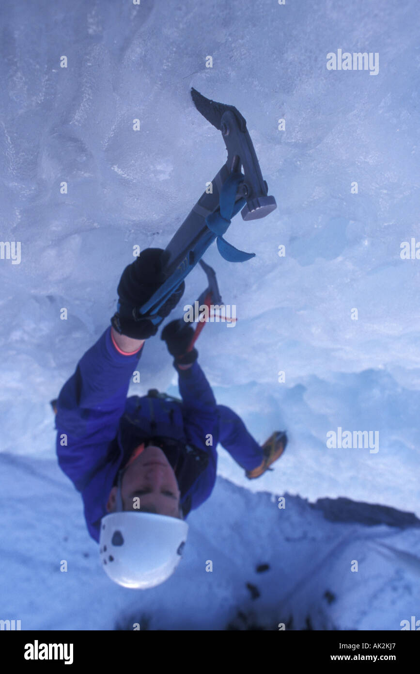 Ice axes tools hi-res stock photography and images - Alamy