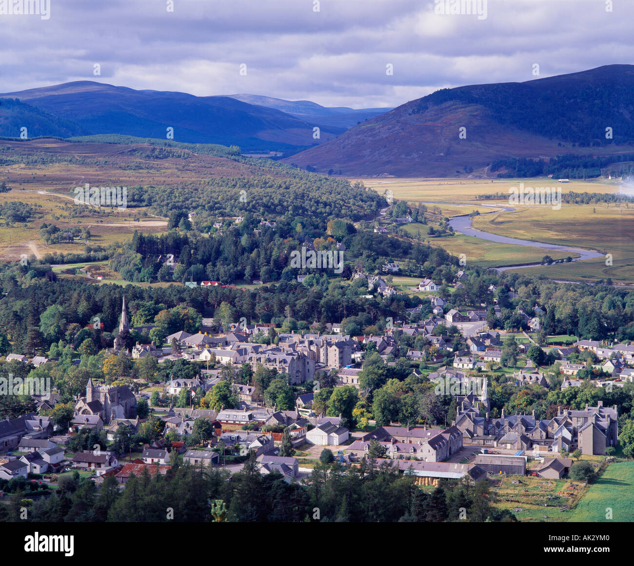 Braemar scotland village hi res stock photography and images Alamy