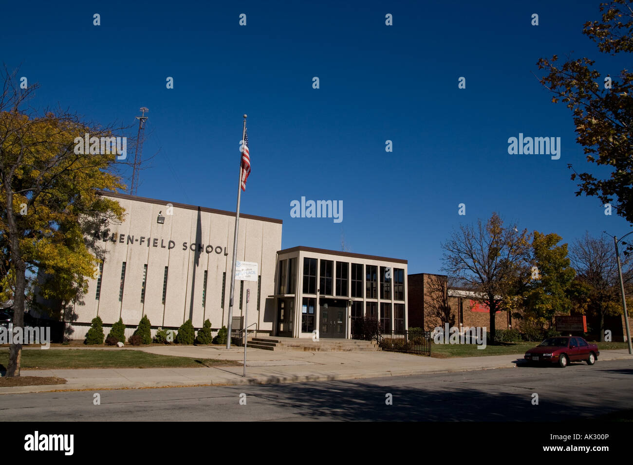 Allen-Field elementary School Milwaukee Wisconsin entrance  building 50's style Stock Photo