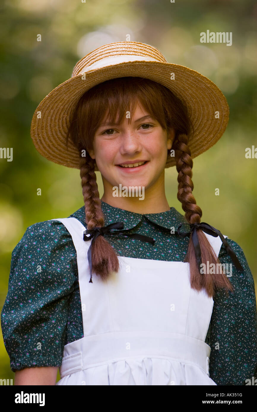 anne of green gables straw hat