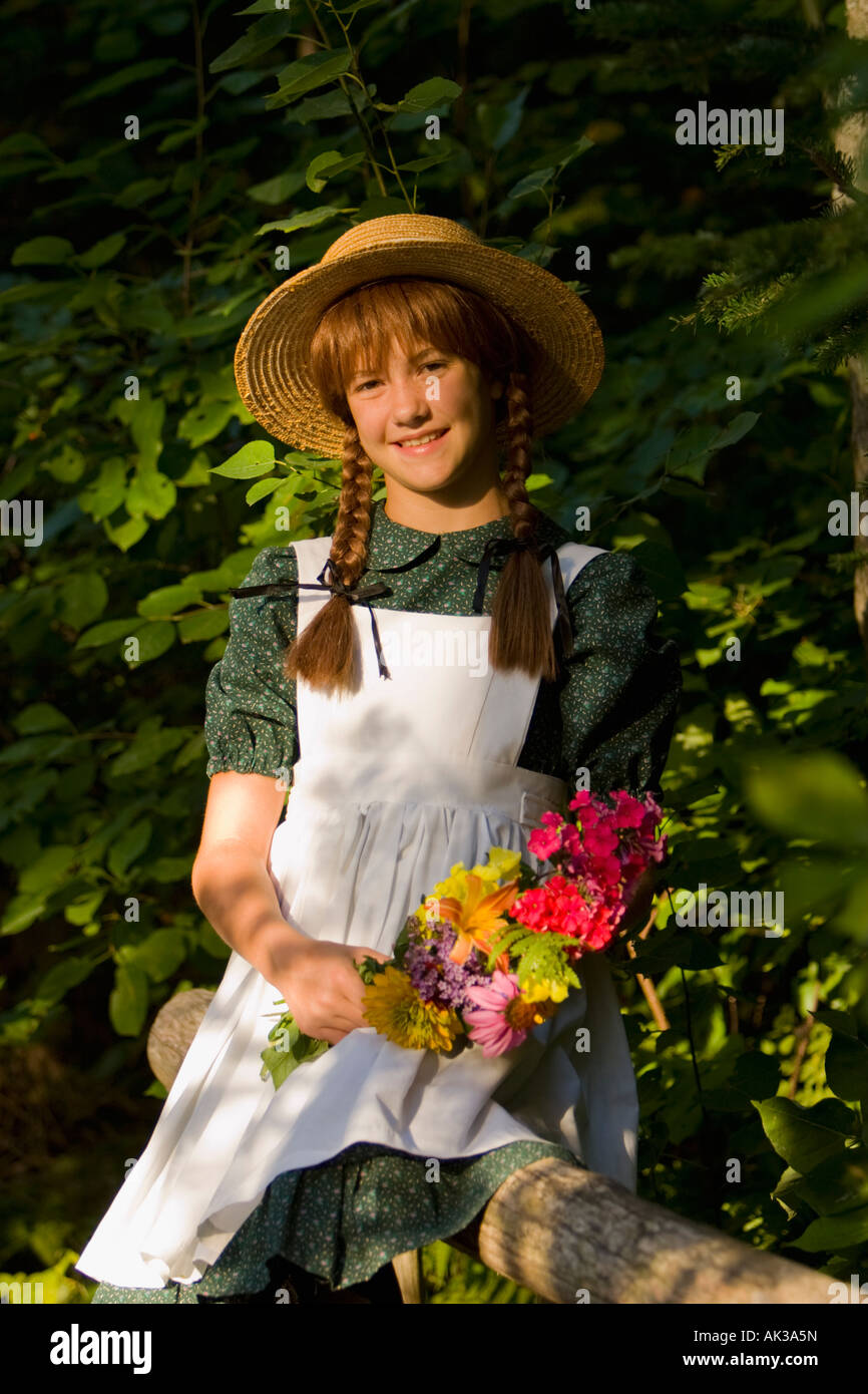 anne of green gables straw hat