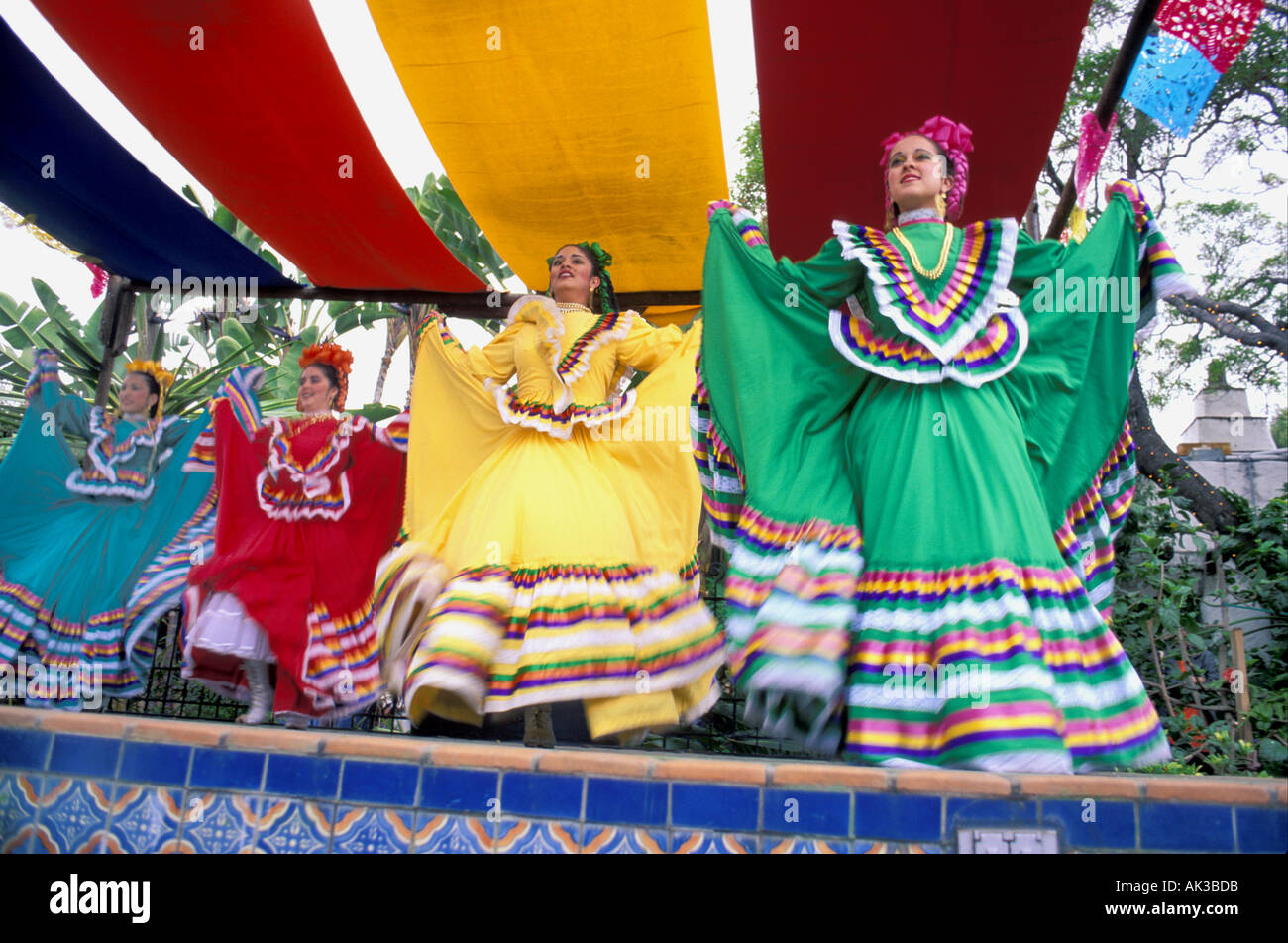 girl dancers Cinco de Mayo celebration at Old Town State Historic Park
