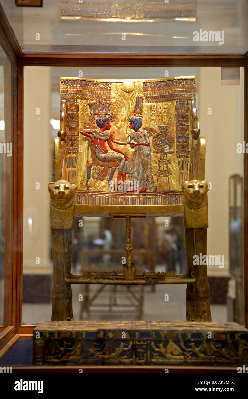 Ancient egyptian carved chair hires stock photography and images Alamy